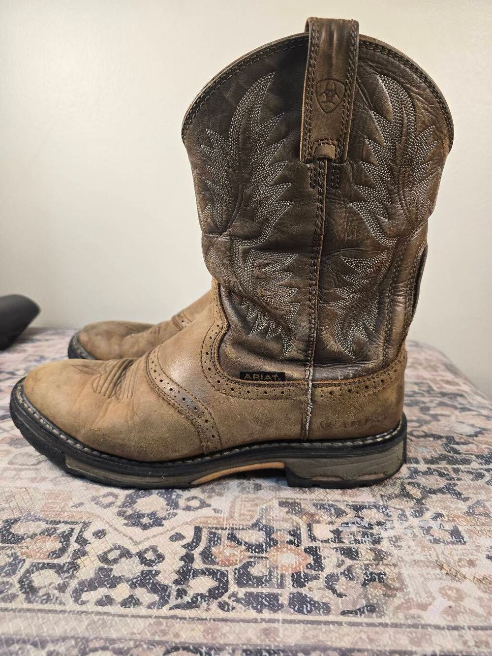 Vintage Ariat Mens Round Toe Leather Western Cowboy Boots Size 11 D Brown Tan